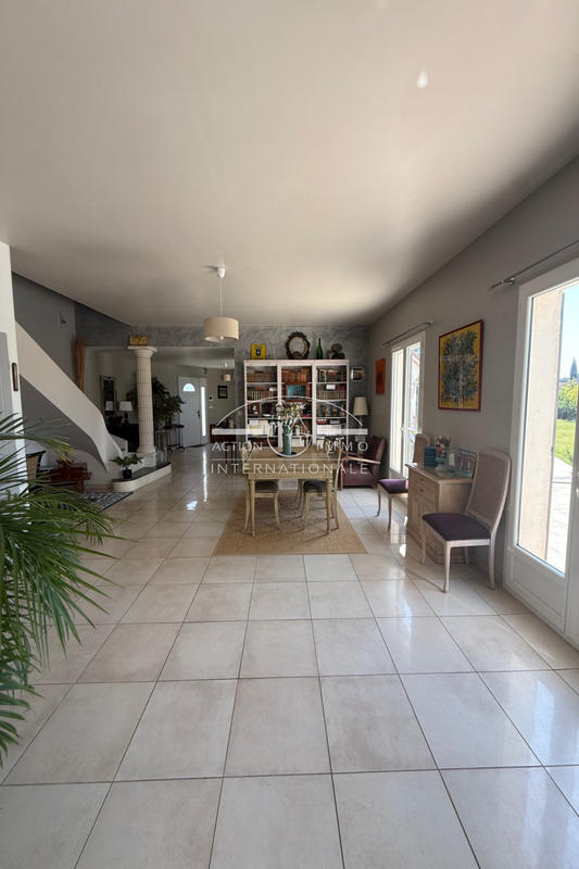 Villa - 208 m² - 4 pièces