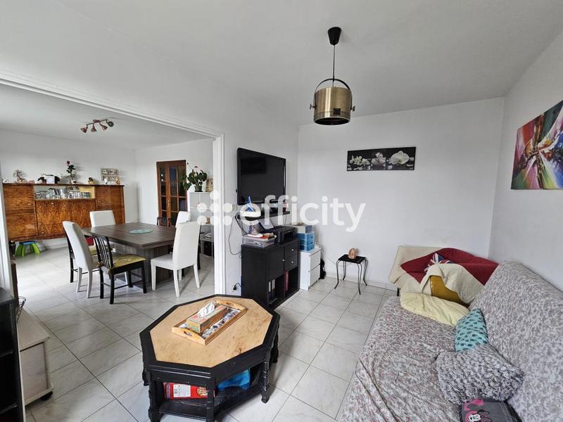 Appartement - 85 m² - 5 pièces