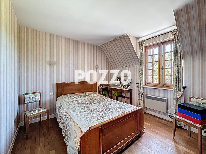 Maison - 200 m² - 7 pièces