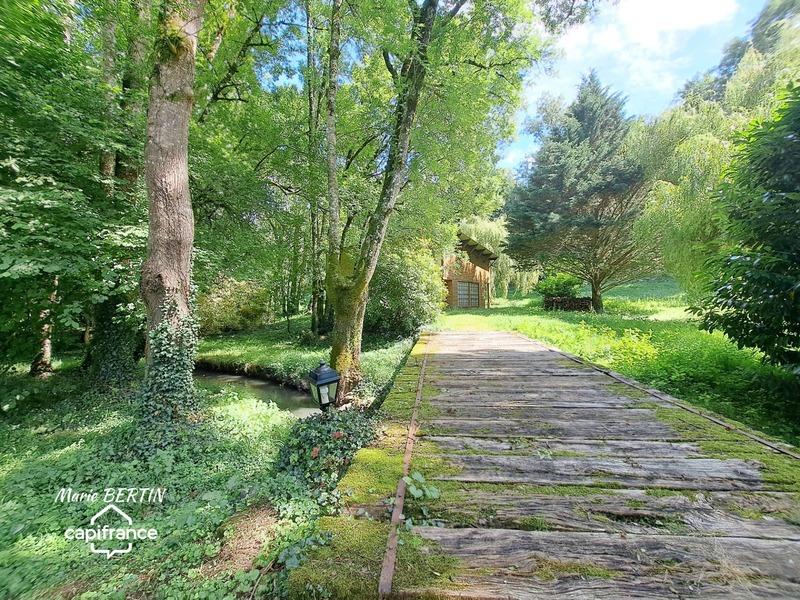 Propriété - 426 m² - 11 pièces