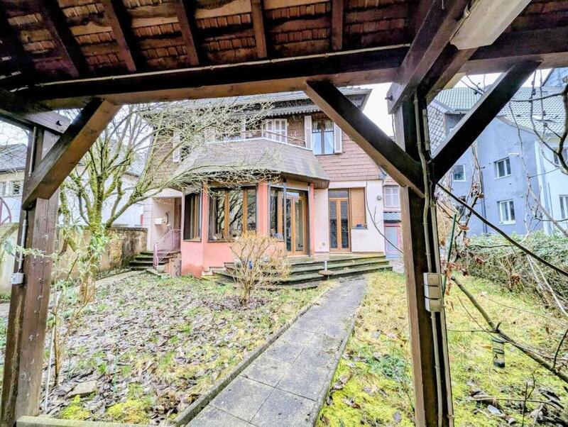 Maison - 258 m² - 6 pièces