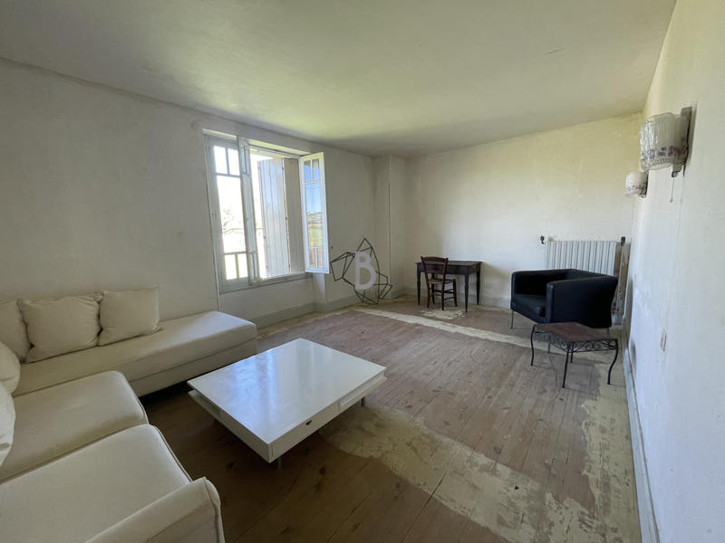 Maison - 240 m² - 8 pièces