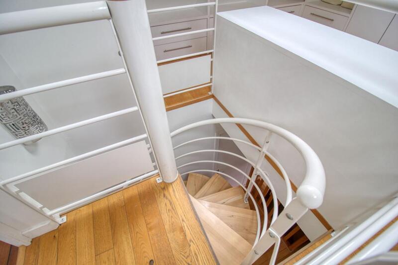 Maison - 225 m² - 8 pièces