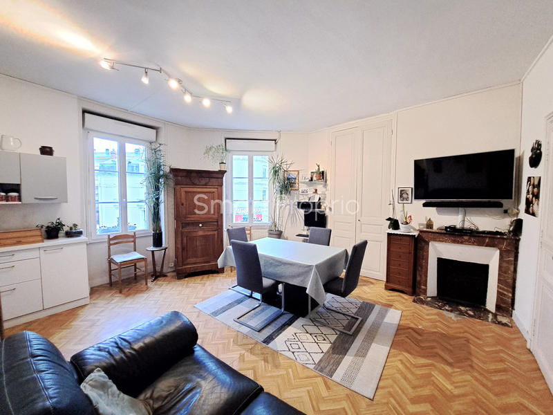 Immeuble - 111 m² - 6 pièces