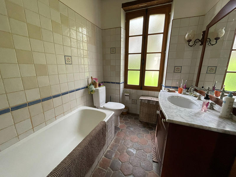 Demeure - 370 m² - 14 pièces