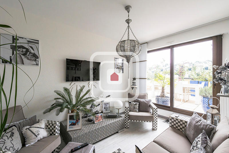 Appartement - 171 m² - 6 pièces