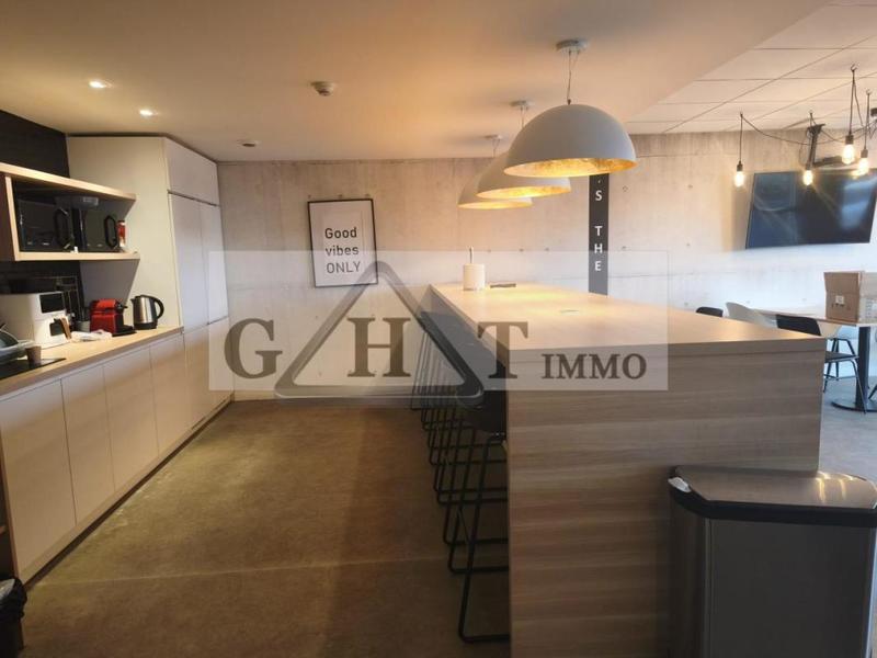 Entrepôt - 1 240 m²