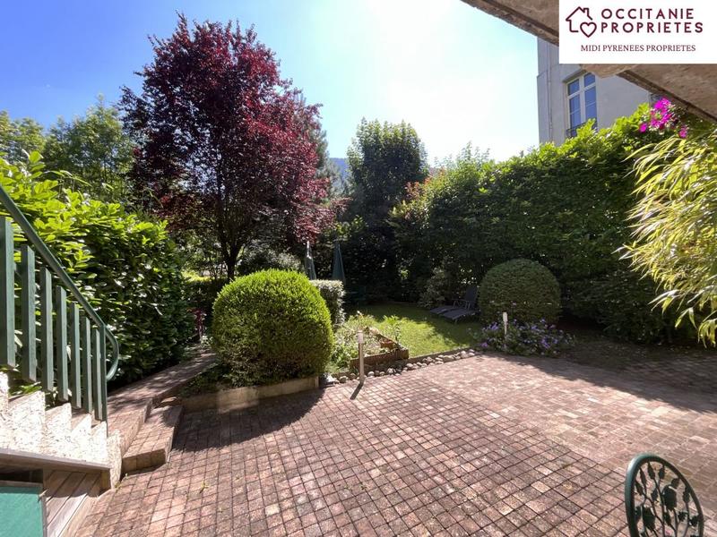 Propriété - 284 m² - 10 pièces