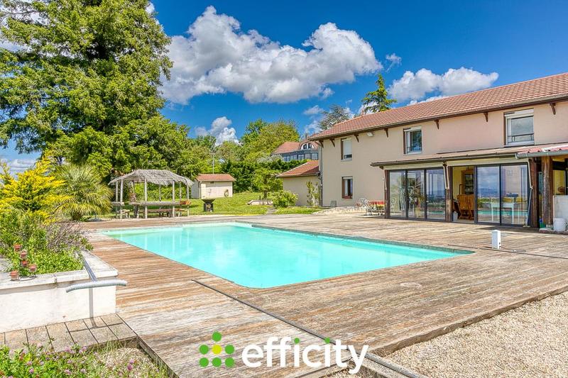 Villa - 244 m² - 6 pièces