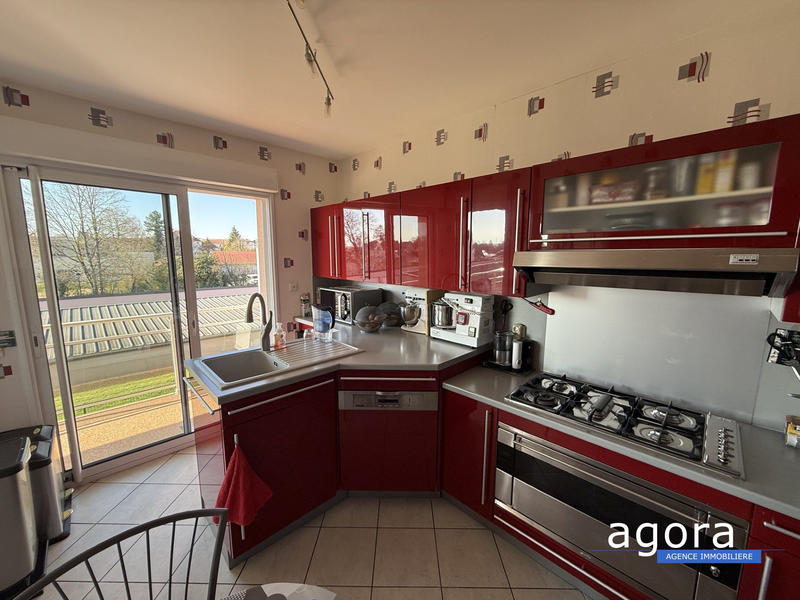 Appartement - 100 m² - 4 pièces