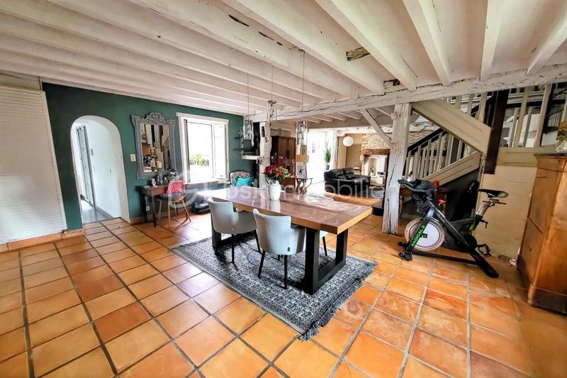 Maison traditionnelle - 153 m² - 7 pièces