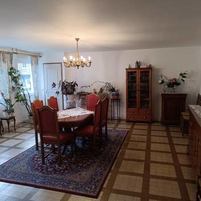 Maison - 252 m² - 9 pièces