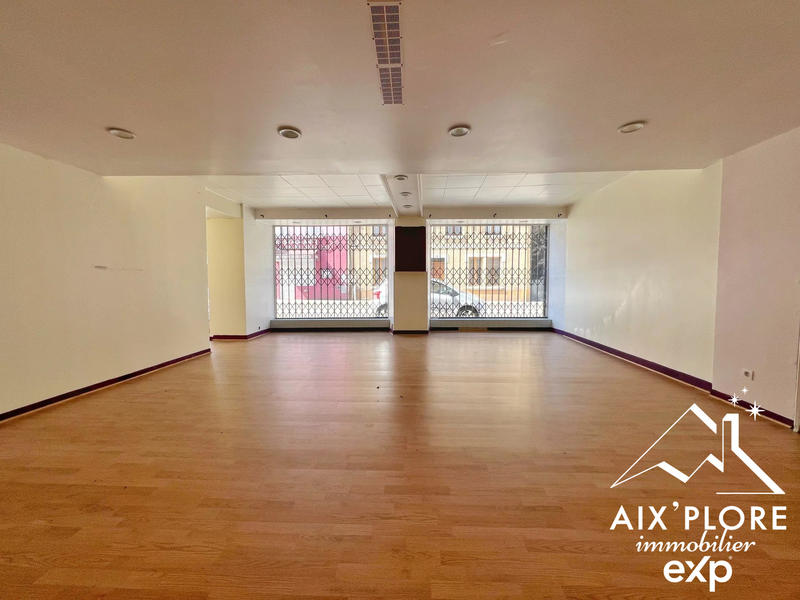 Local commercial - 70 m² - 2 pièces