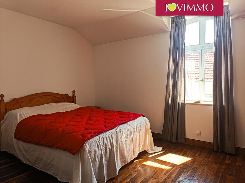 Maison - 230 m² - 10 pièces