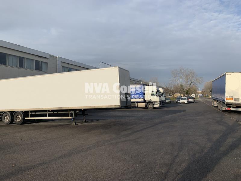 Entrepôt - 1 691 m²