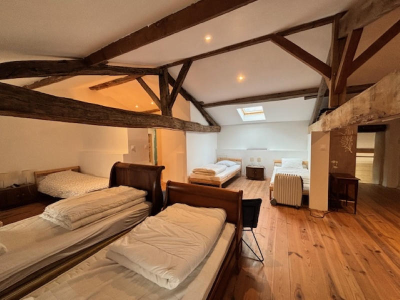 Maison - 300 m² - 14 pièces