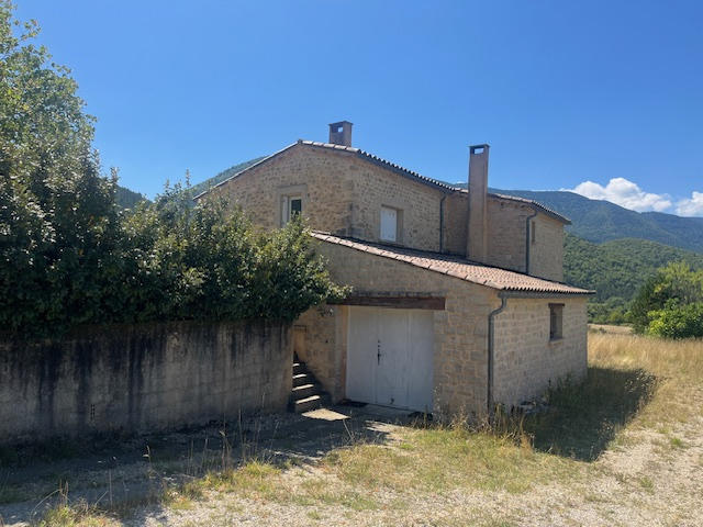 Maison en pierre - 88 m² - 3 pièces