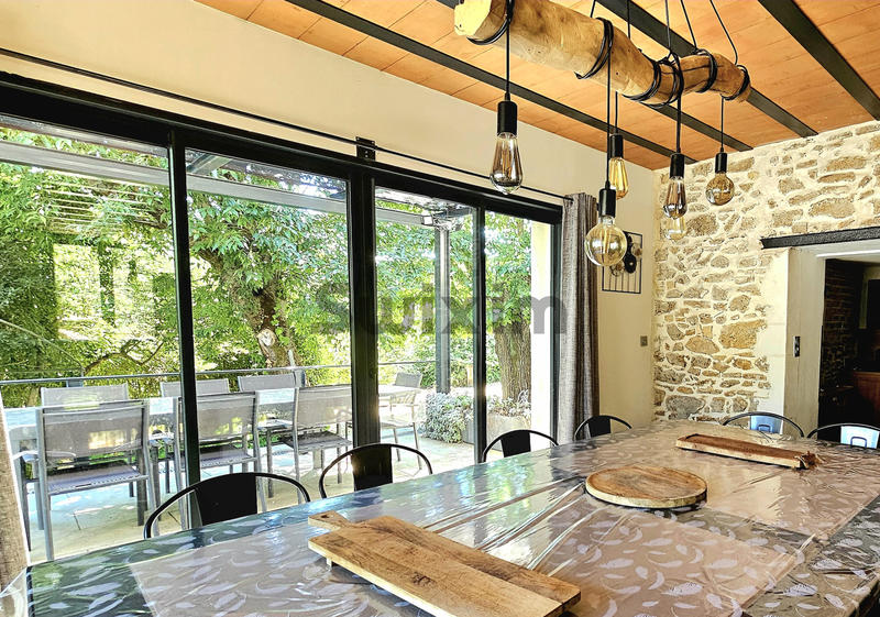 Maison - 186 m² - 7 pièces