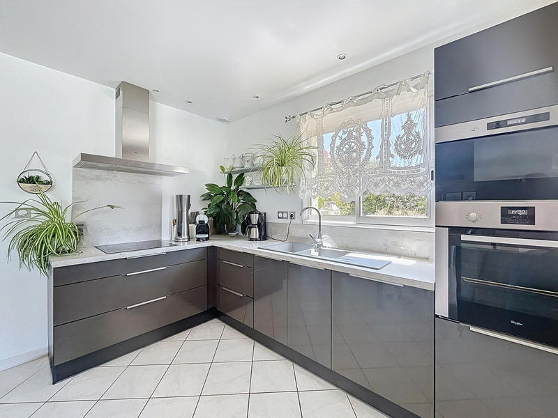 Maison - 165 m² - 6 pièces