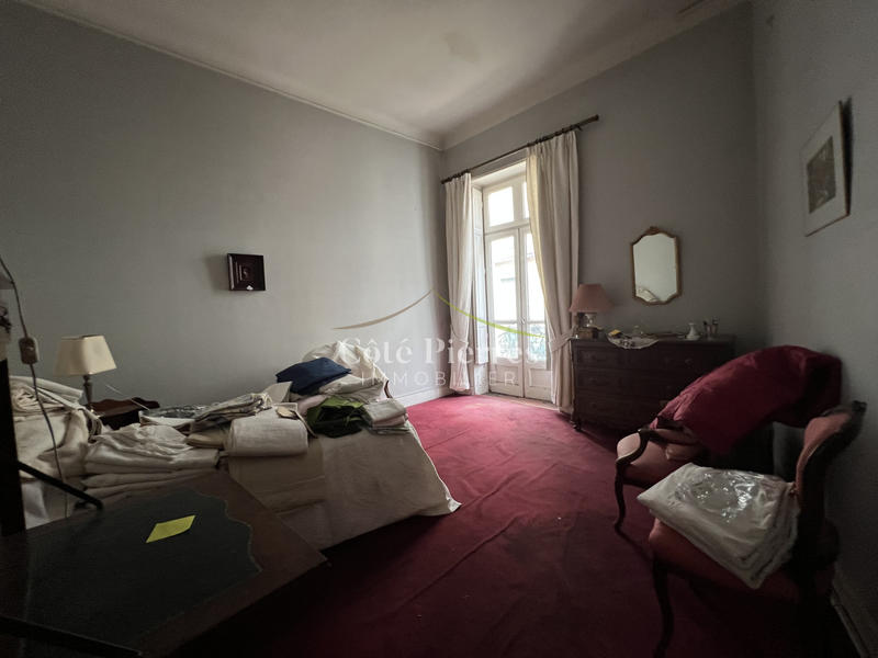 Appartement - 177 m² - 6 pièces