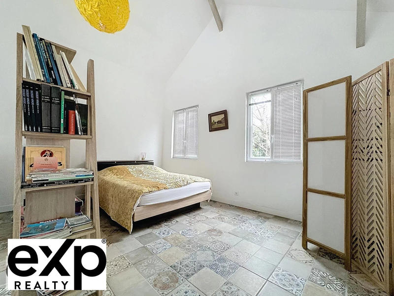 Maison - 240 m² - 7 pièces