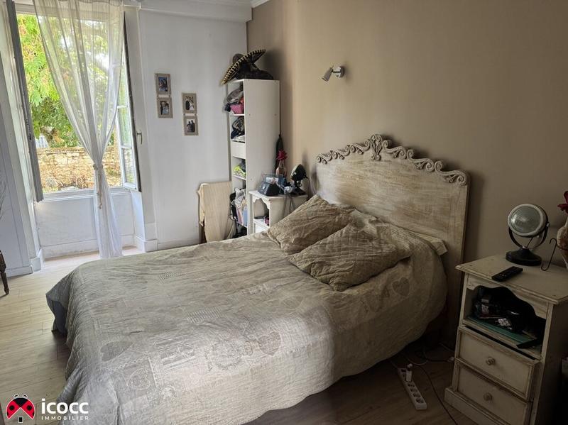 Demeure - 210 m² - 8 pièces