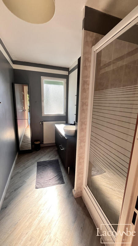 Appartement - 121 m² - 6 pièces