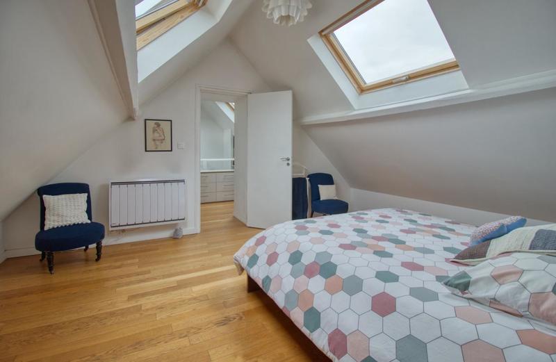 Maison - 225 m² - 8 pièces