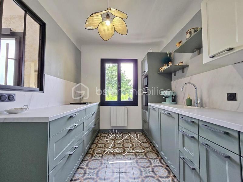 Maison - 200 m² - 6 pièces