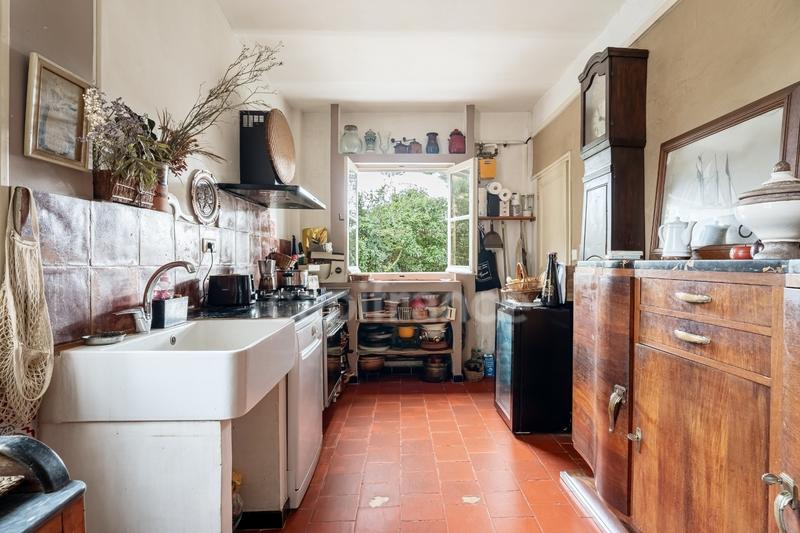 Maison - 225 m² - 7 pièces