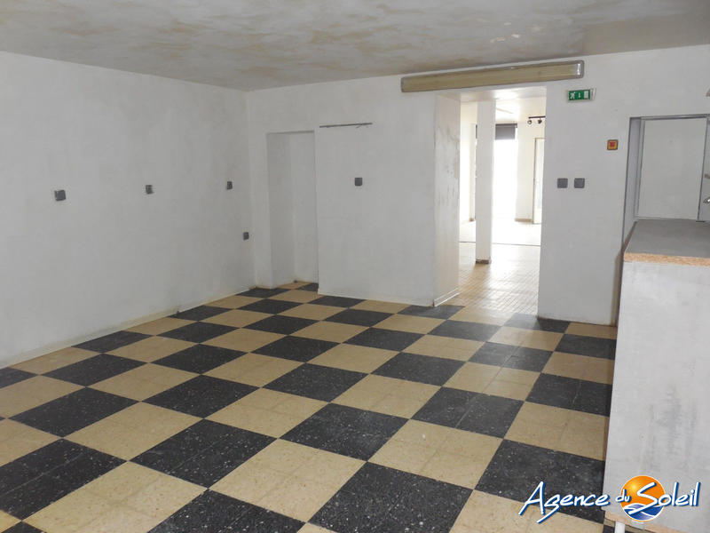 Local commercial - 230 m² - 6 pièces