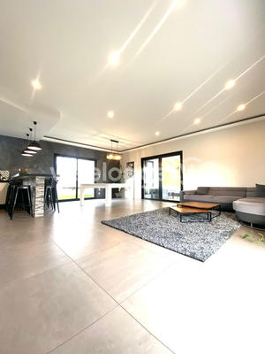 Maison - 165 m² - 6 pièces