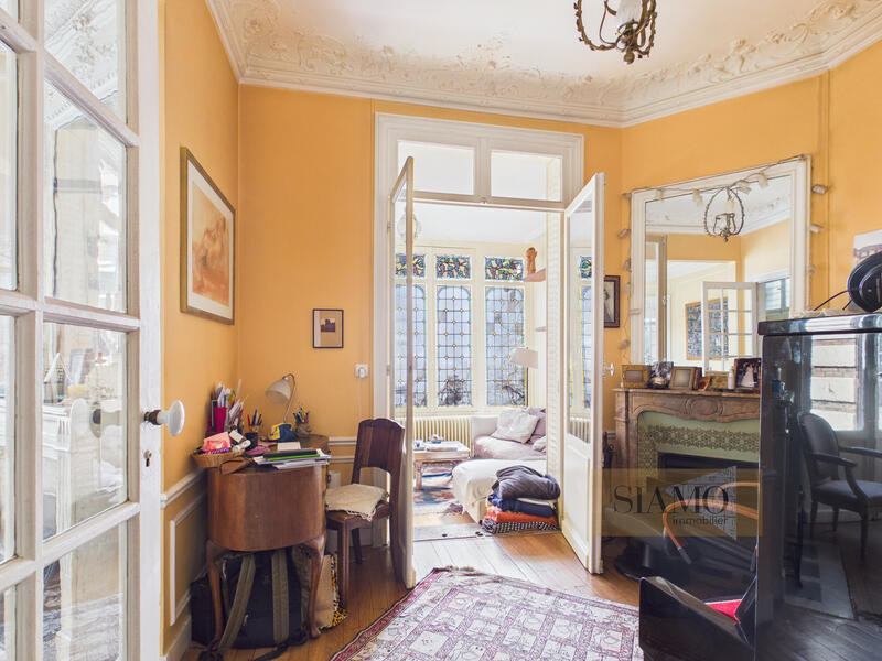 Maison - 240 m² - 9 pièces