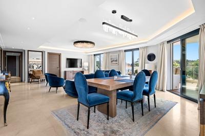 Appartement - 182 m² - 5 pièces