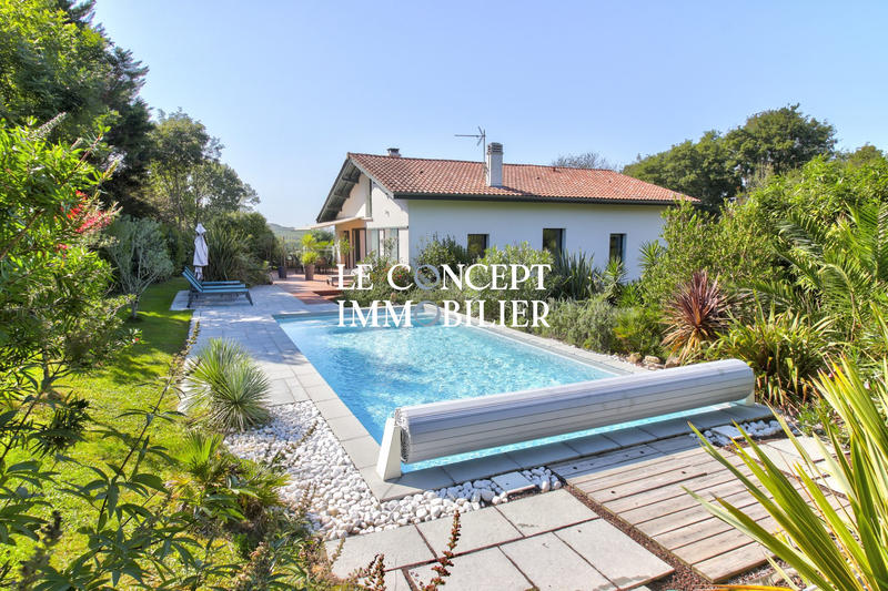 Villa - 215 m² - 8 pièces