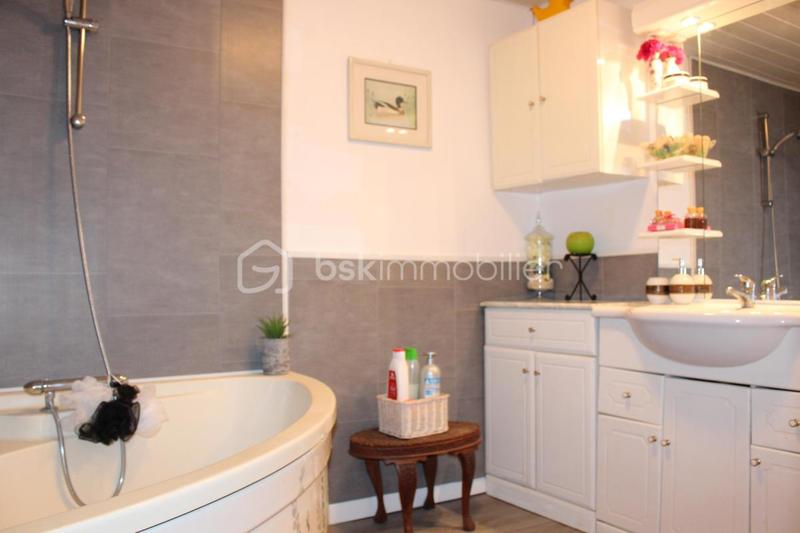 Maison - 168 m² - 8 pièces