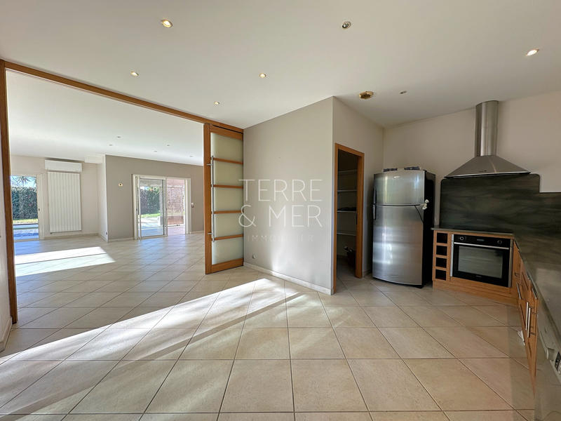 Maison - 180 m² - 6 pièces