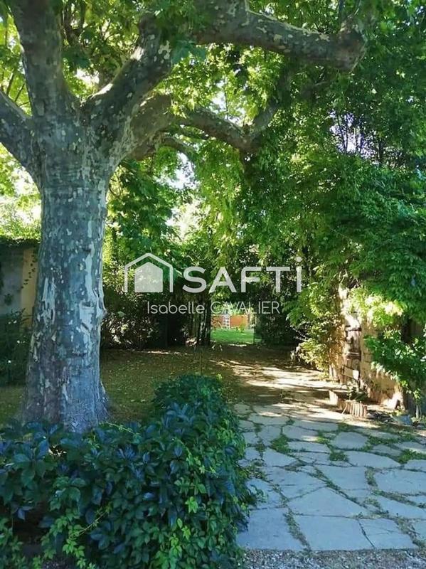 Maison - 262 m² - 6 pièces