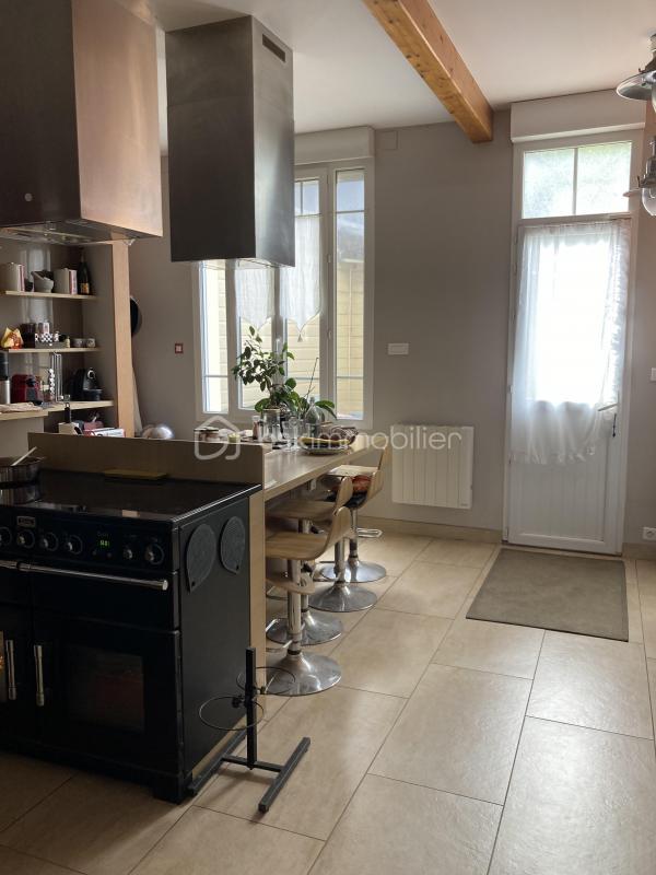 Maison - 280 m² - 7 pièces