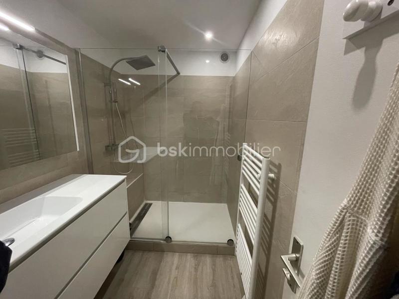 Appartement - 92 m² - 5 pièces