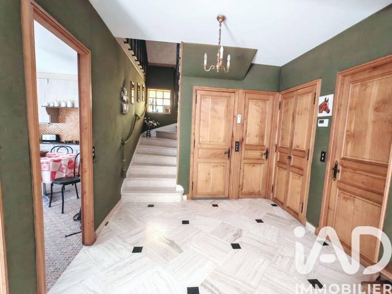 Maison - 206 m² - 7 pièces