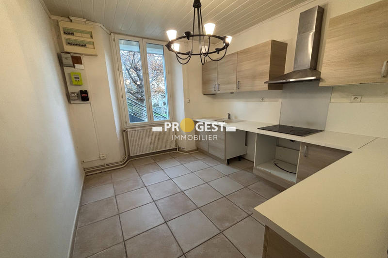 Appartement - 80 m² - 4 pièces