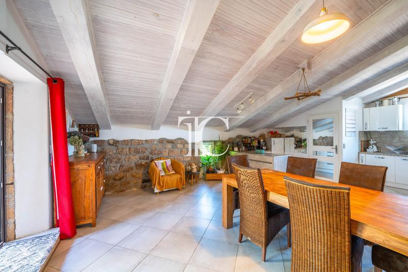 Maison de village - 274 m² - 9 pièces