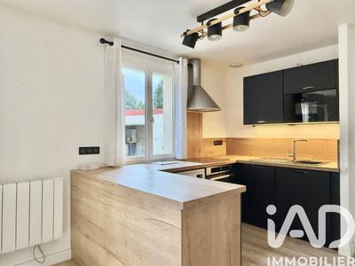 Maison - 102 m² - 5 pièces