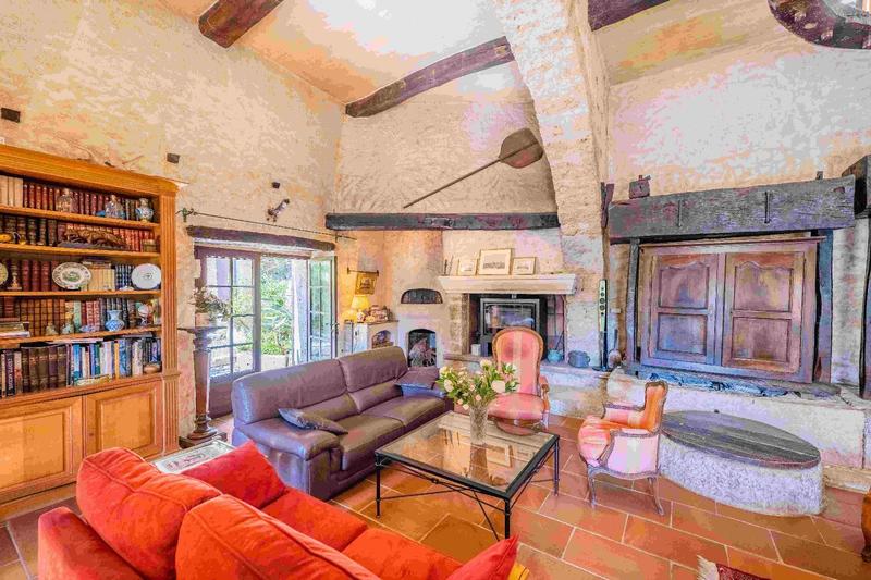 Maison - 253 m² - 9 pièces