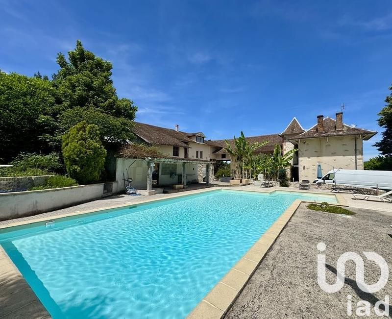 Maison - 450 m² - 10 pièces