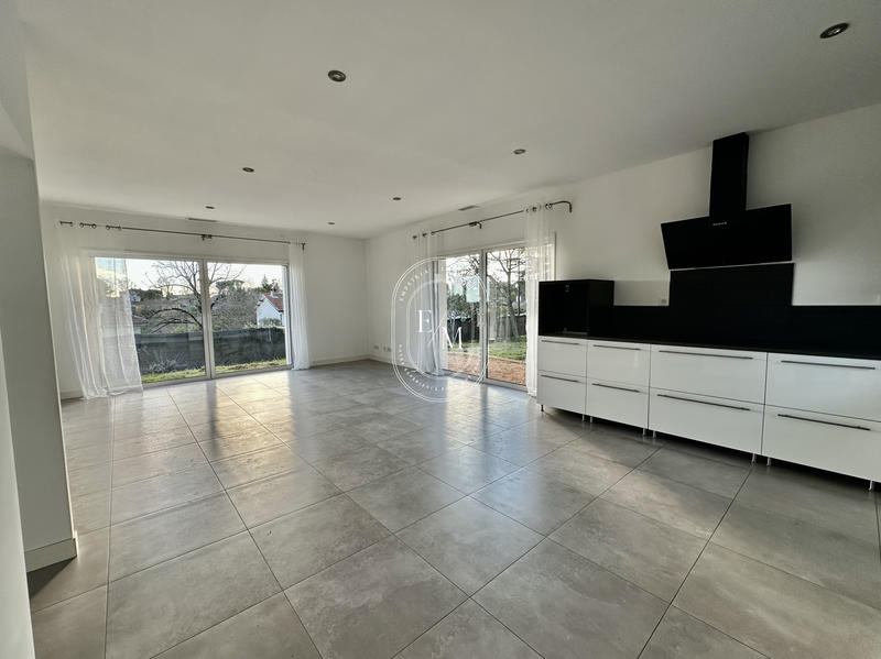 Maison - 123 m² - 4 pièces