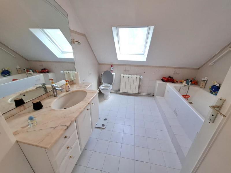 Maison - 137 m² - 6 pièces