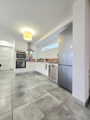 Maison - 94 m² - 4 pièces