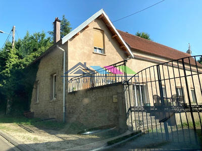 Maison - 172 m² - 10 pièces